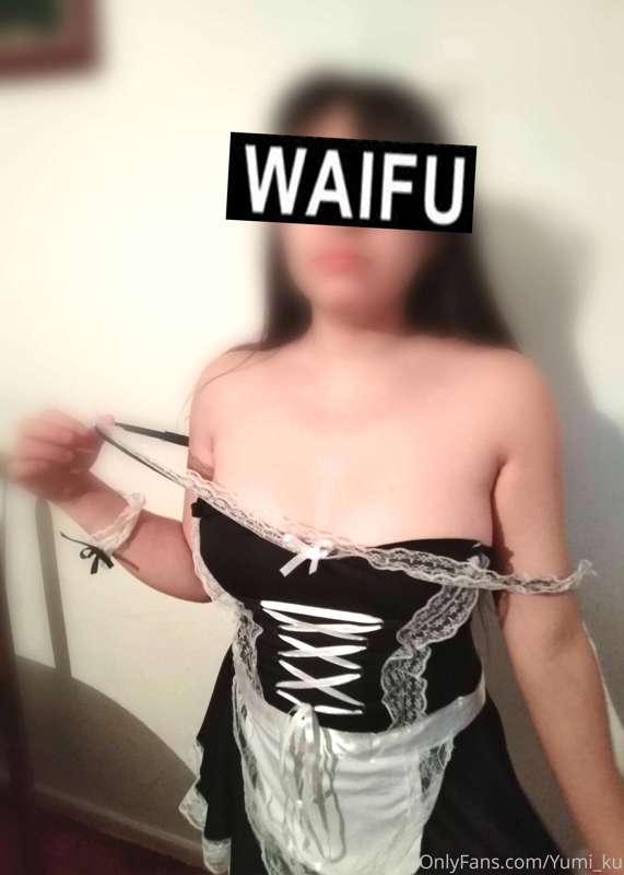 Aquí los dejo con mi cosplay de maid sexy tomando un poco de..