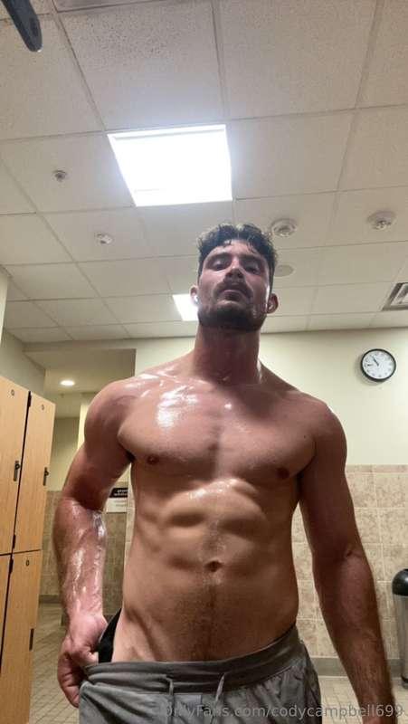 Going Live tonight at 8pm pst 😈🕰️ NO PPV‼️https://onlyfans.c..