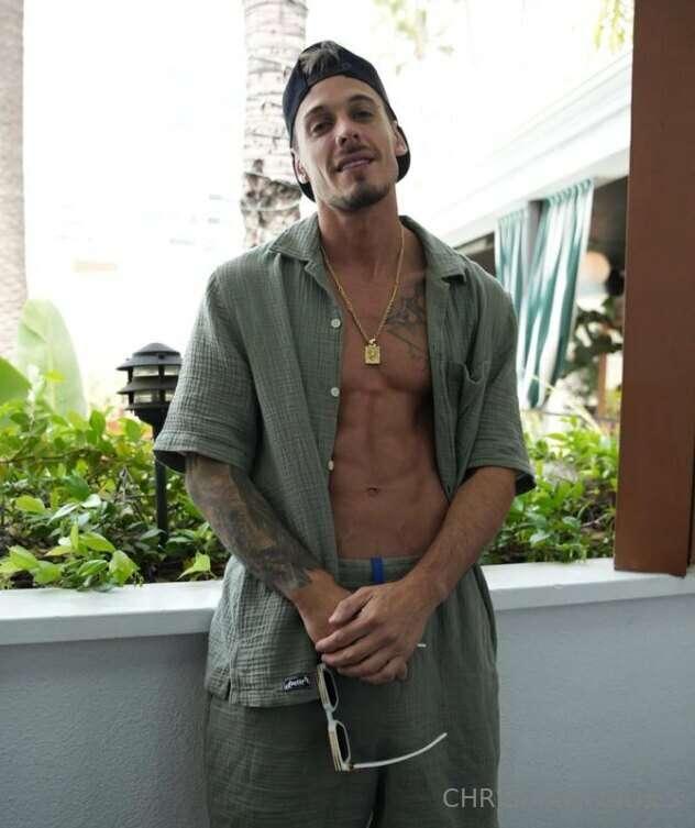 Do you want me to touch myself looking at your picture or ta..