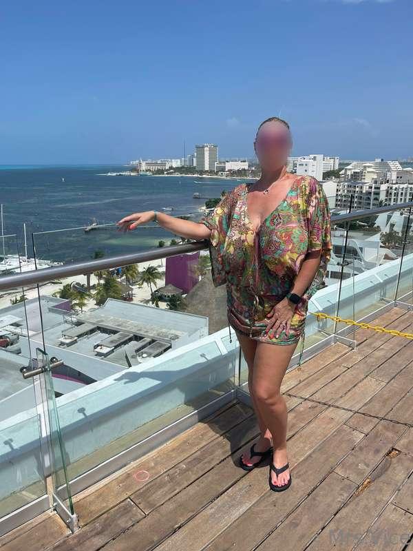 For your TBT: more vacation pics y’all haven’t seen yet 😈