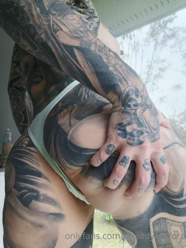 Just took these hot pics 🔥🔞