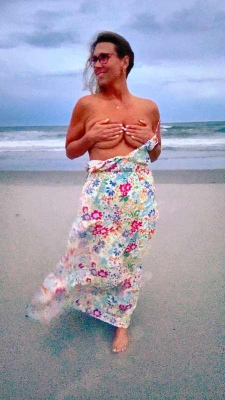 Hand Bra Wednesday 😘😘😘. I love walks on the beach. 