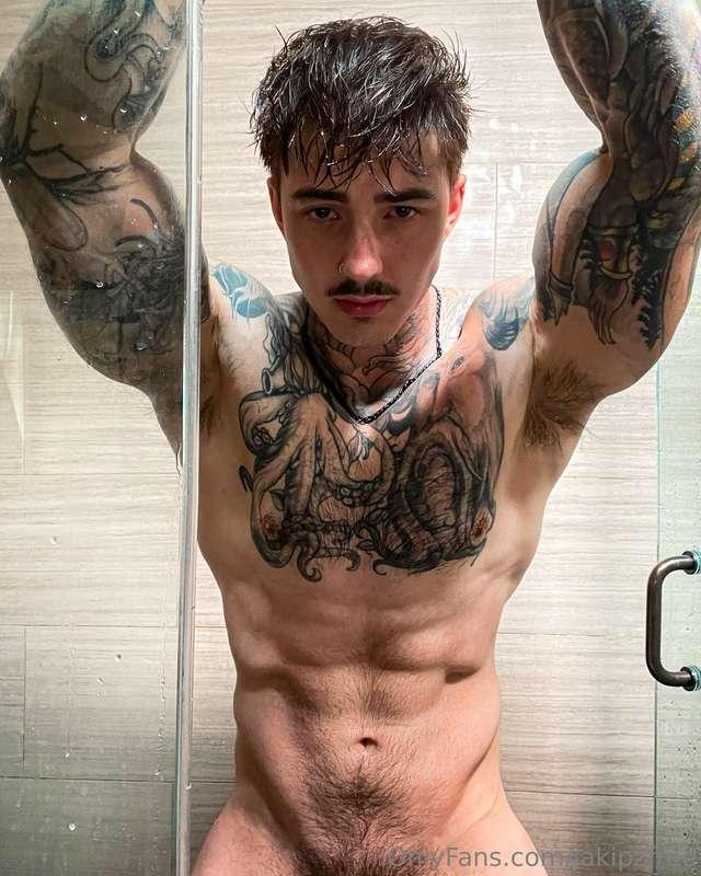 Need a shower buddy 🤫💦..?My ADULT content 🔞👉 @Jakipz Onlyfan..