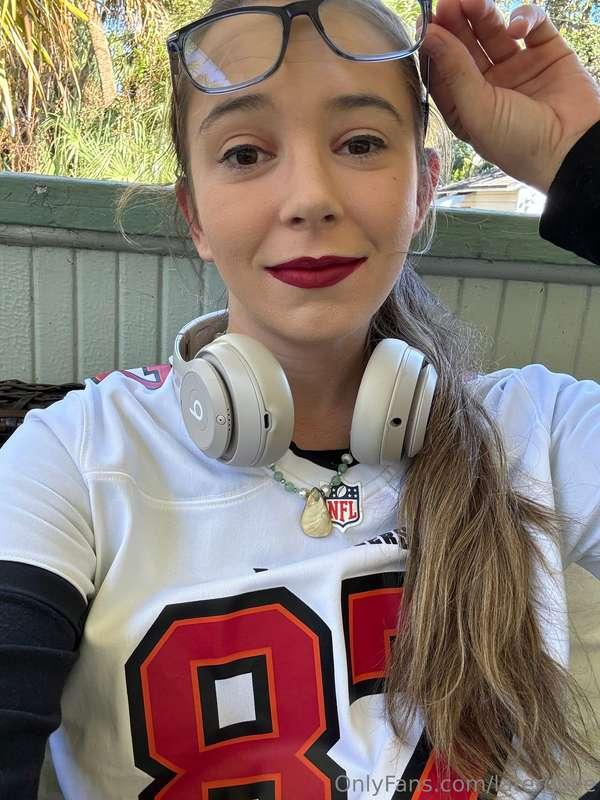 Intermittent issues with internet have me wrecked! Go Bucs! 