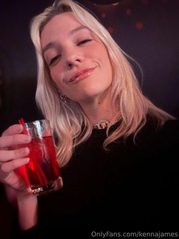 Buy me a drink and I’ll spoil you back 💋