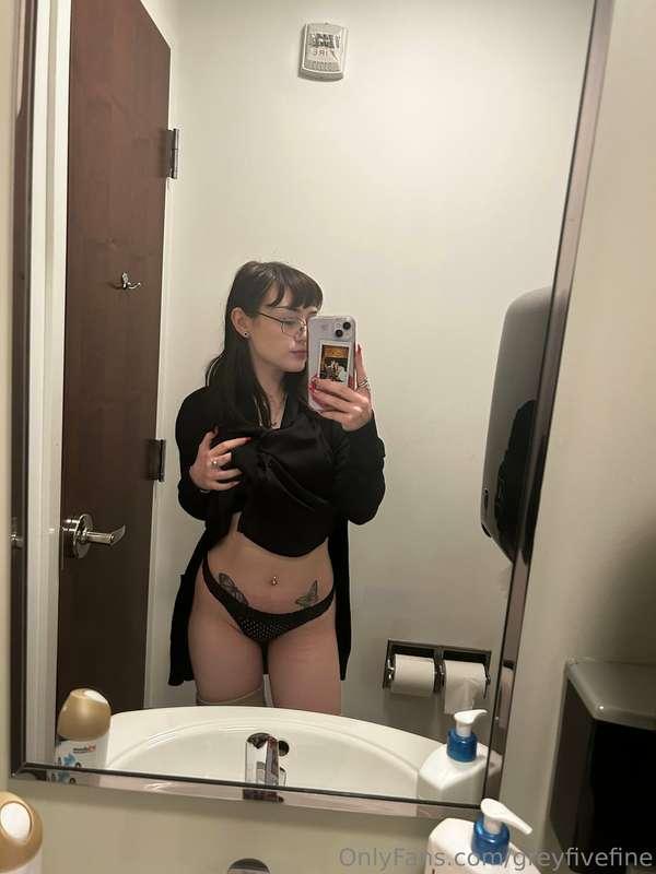 UGHHH Mondays ☹️🙄🙄 cum n eat me for lunch daddy