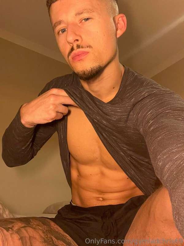 Your tongue should take care of my abs rn 👅