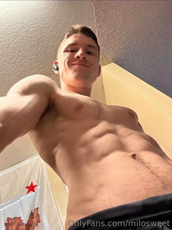 Would you rather kiss my abs or my back ?