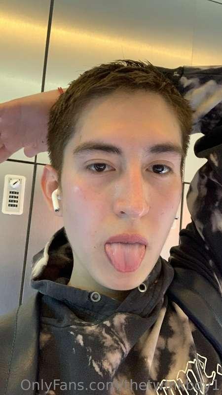 😛
