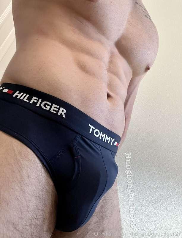Had a few requests to post some more bulges in briefs so I s..