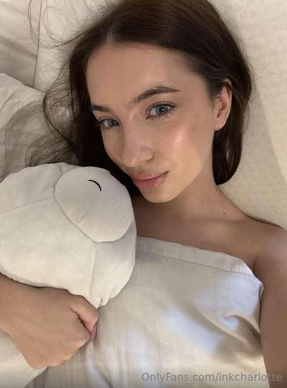 ## CUTE SLUT @jennifer_jennie @jennifer_jennie TENDER PUSSY ..