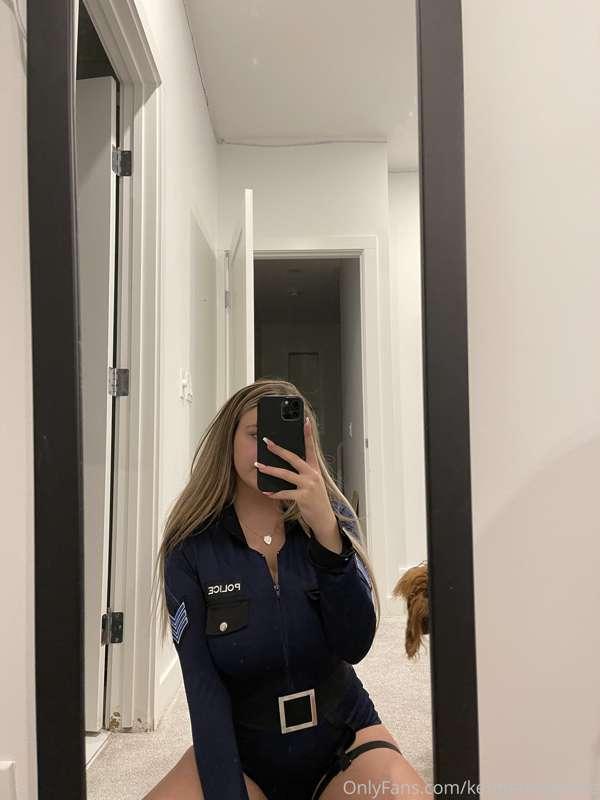 who likes girls dressed as cops? better yet, who likes ME dr..