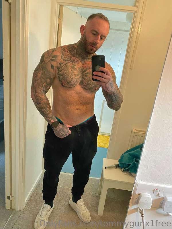 Who likes a bit of belly stubble?