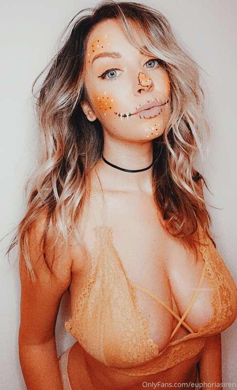 The scarecrow is back!! Here to protect your crops! 🌽🌾🥕