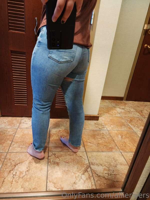 Haha my thighs wore out my favorite pants 😪