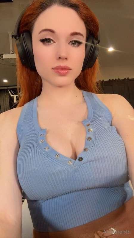 amouranth main image