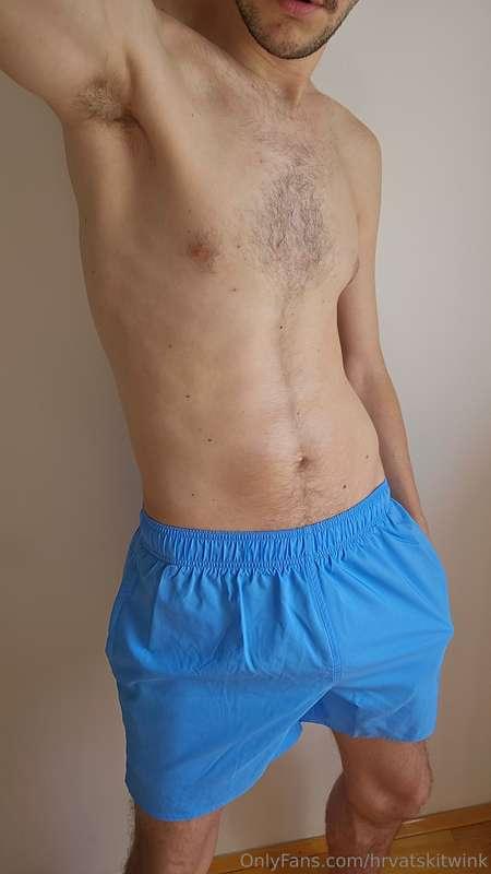 Kita mi ne stane u nove hlačice