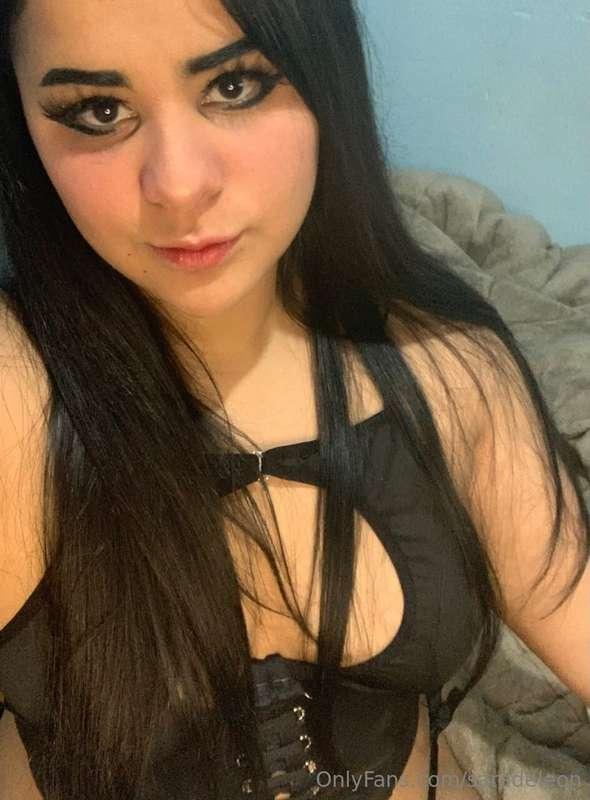 @evelynnfairy She is ready to connect with new and genuine p..