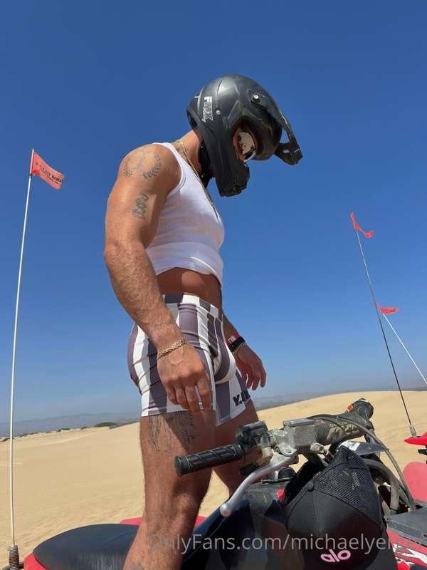 ever gotten your d**k sucked in a sand dune? yeah, me neithe..