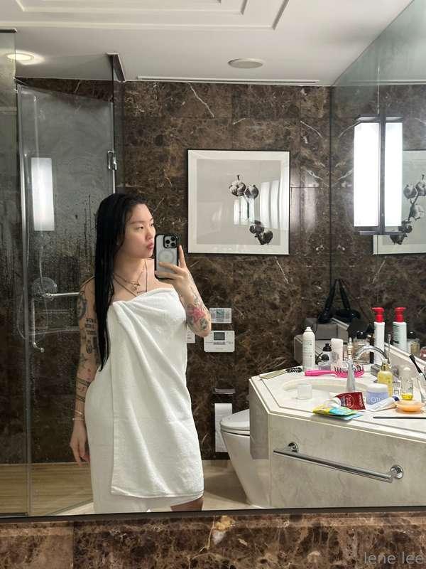 in desperate need of a shower buddy :3