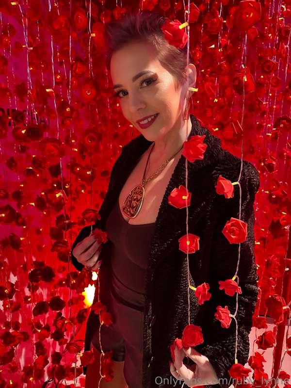 Would you follow me through this maze? 🌹 ***Tip this post***..