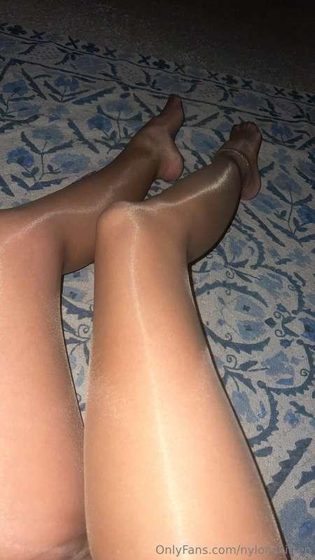 Which pair is your favorite on me ? 💕 Tan or Espresso?Happy ..