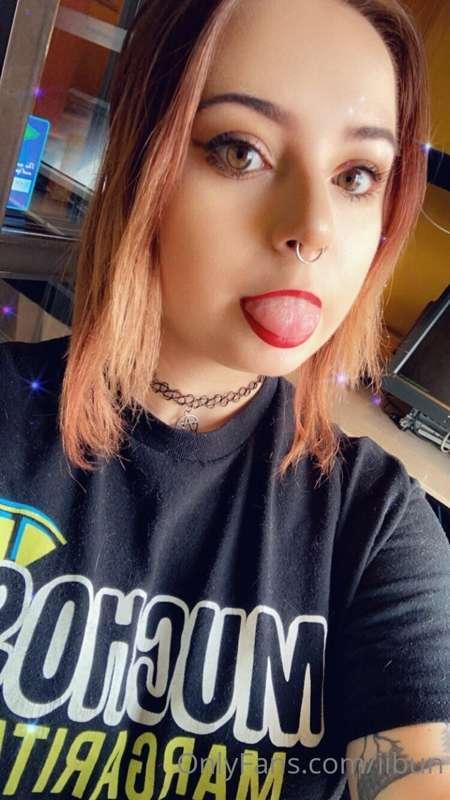 Feelin cute at work, how are u guys?