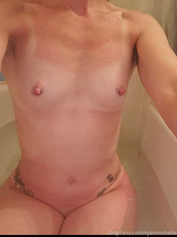 Bath time is my favorite time! Im turning in early tonight i..