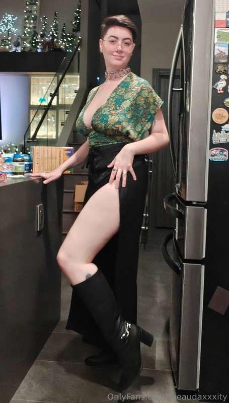 Fellas, are crotchless panties too forward for a date? 🫣 I a..