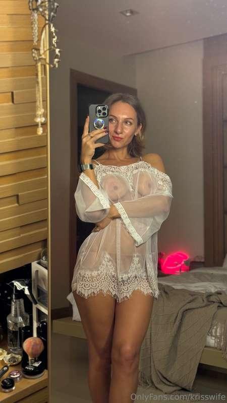 krisswife image #0