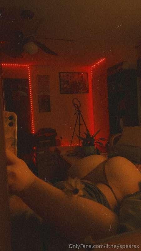 You come home & see me taking a pic like this; wyd? ❤️