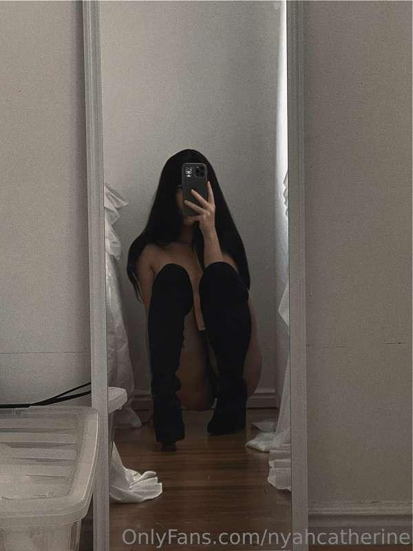 knee high boots 🖤