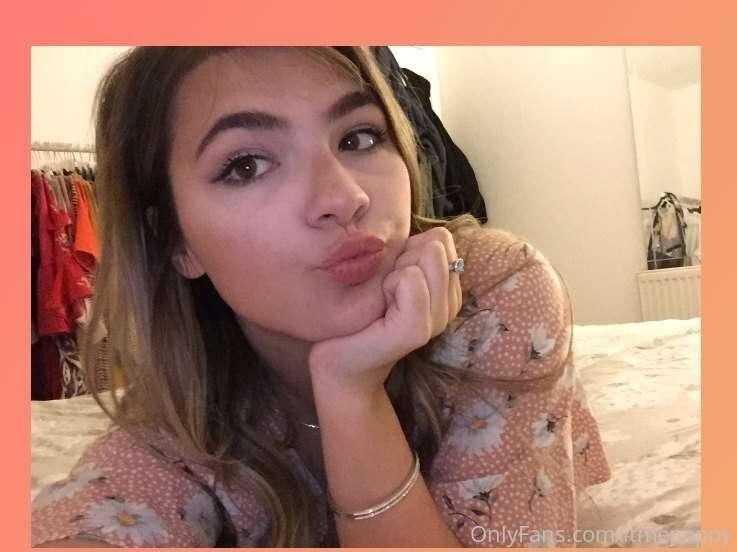 Feeling a little bored… wanna judge how well I use these 💋😏?