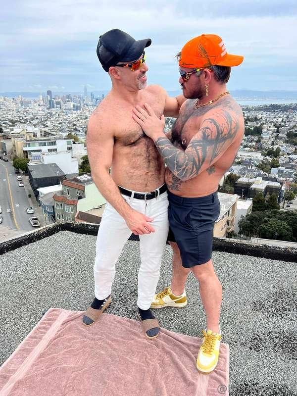 🌞🍑 #PhotoAlbum # 1 🌞🍑Rooftop to Hot Top: Kev Plows Eli Stron..
