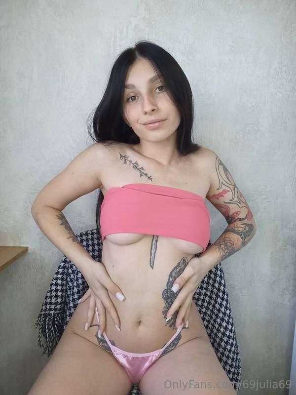 I put off all my chores because I'm really horny😈I came home..