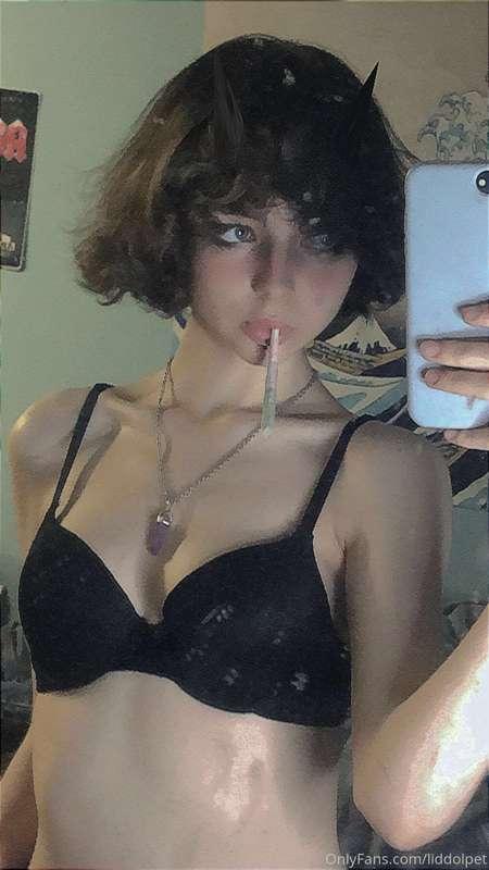 wld u smoke w me?