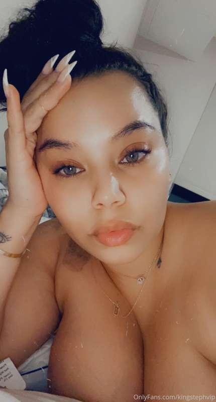 Morning 😊 So let me ask you this.... When you wake up, do yo..