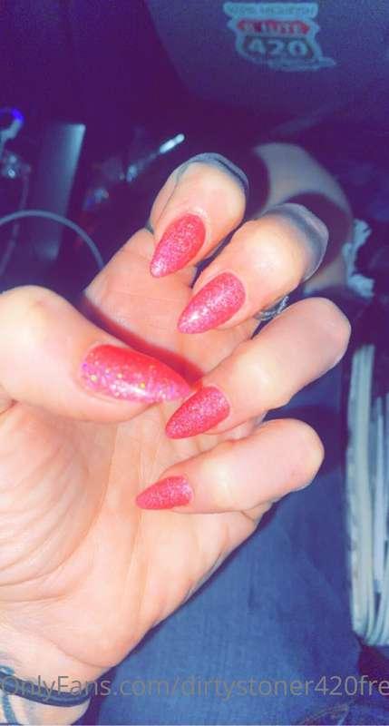Nails done! Tip to be the first to see me finger my pussy wi..