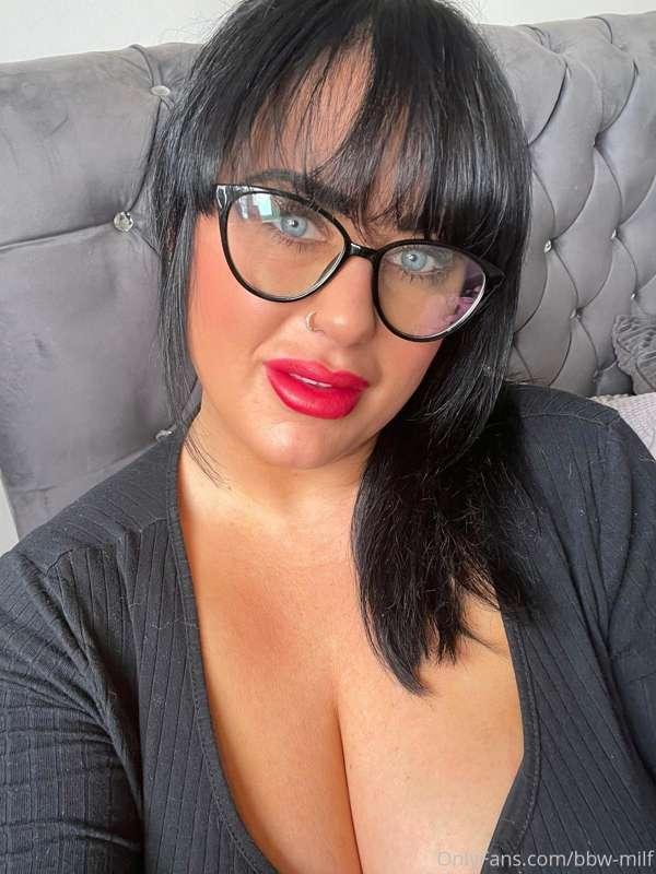 Where would you like this red lipstick on your body? 😜😉😈