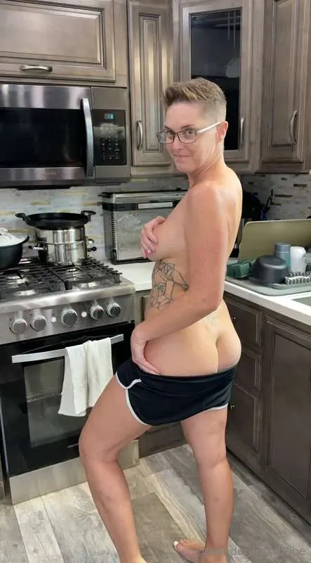 wanna help me with my dirty thoughts? 🫦#milf #nude #ass #big..