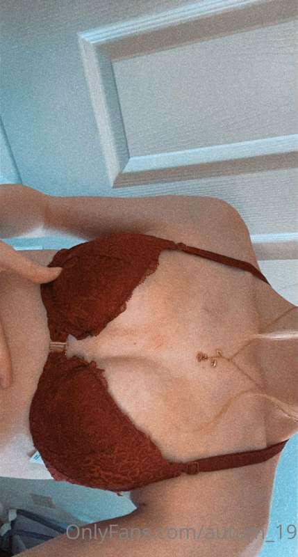 message me for the best content babes ! you won’t regret it😉..