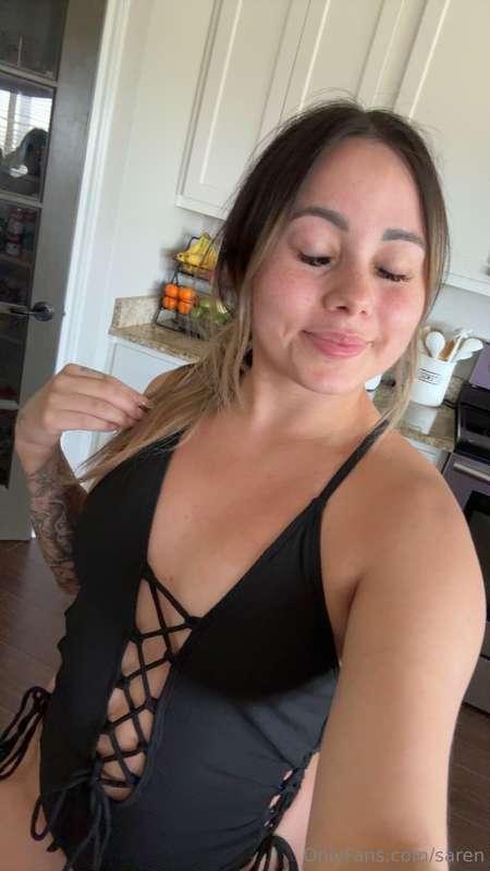 Happy Friday! Smiles, vibes, and a lil’ bit of spice to kick..
