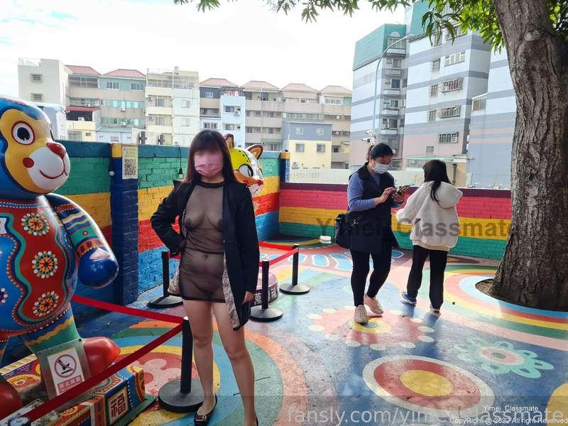 Visit famous scenic spots~~x Rainbow Village~~(1/2)
There are still many people visiting on weekdays😅😅
Go to the toilet first and start walking around the outside~~

造訪知名景點~~x虹眷村~~(1/2)
挑平日到訪還是人好多😅😅
先上個廁所開始在外圍逛逛囉~~