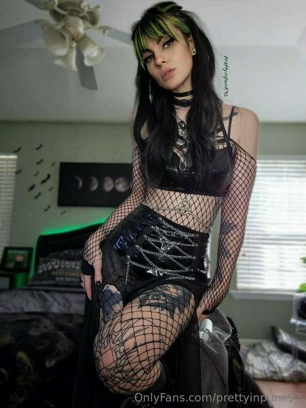 prettyinpunk92 image #0