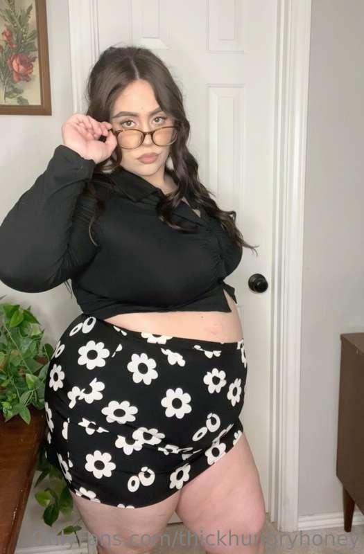 POV:

I’m your pretty pig of a secretary … wyd????

*Vid to ..