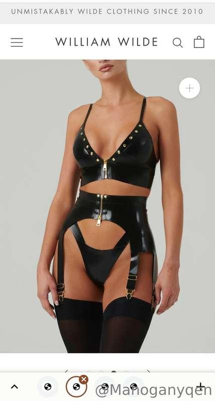 Im in love with this pieces 🥵 I need to feel this rubber on ..