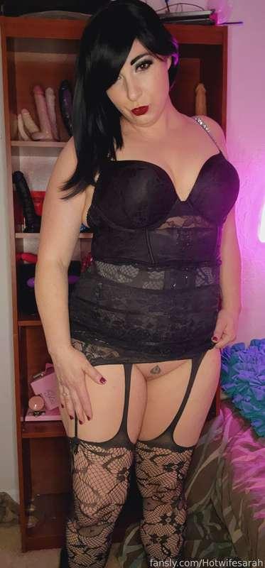 hotwifesarah image #2