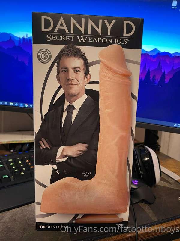 The Danny Duncan dildo is up on my VIP account now 😁