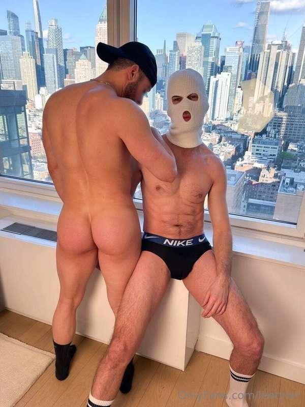 When the Canadian Top Hooks up with NYC’s Hungriest Bottom @..