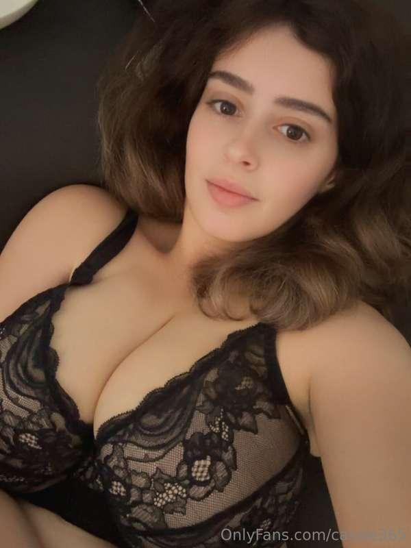 Looking this good should be illegal 😏🖤… lucky for you, my DM..